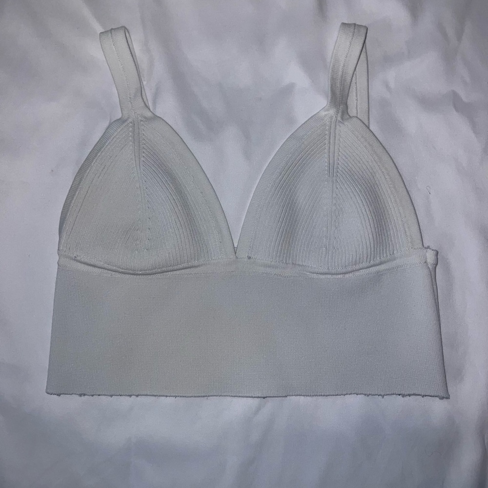 Chic White Ribbed Crop Top